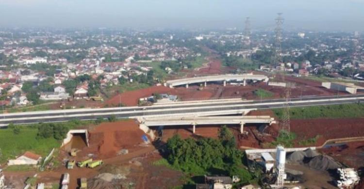 Dampak Proyek Tol, 14 KK Warga Depok Terisolasi Pemukiman Di Lereng Tol ...