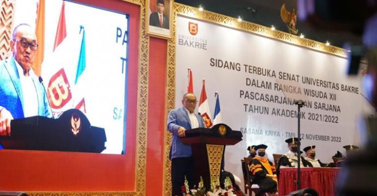 Gelar Wisuda XII, Universitas Bakrie Luluskan 580 Sarjana Yang Siap ...