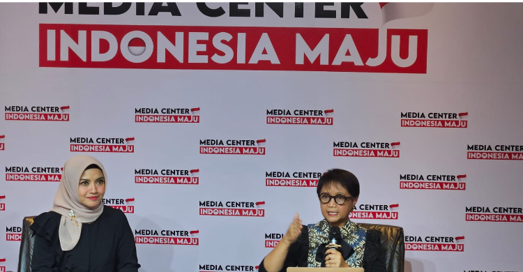 Menteri Luar Negeri Retno Marsudi (kanan) memastikan Indonesia siap menambah bantuan kemanusiaan ke Gaza, Palestina tiga kali lipat lebih besar untuk tahun ini. (Foto: Istimewa)