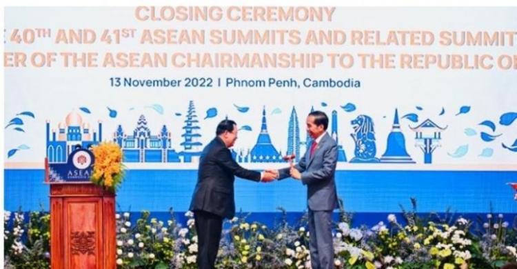 Indonesia Terima Keketuaan ASEAN 2023 Dari Kamboja