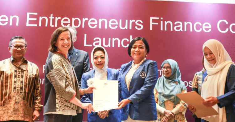 Iwapi IWAPI Teken Komitmen Peluncuran Women Entrepreneurs Finance Code