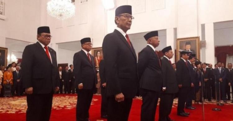 Jokowi Lantik 9 Wantimpres, Ada Dato Sri Tahir Dan Arifin Panigoro