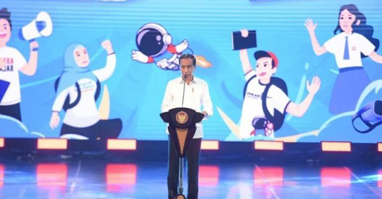 Kebijakan MBKM Sukses, Presiden Jokowi Puji Mendikbudristek