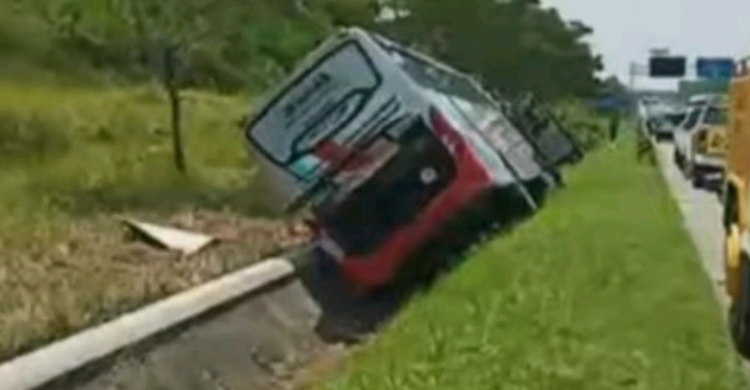 Kecelakaan Bus Rosalia Indah Di Tol Batang, 7 Orang Tewas