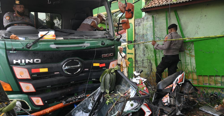 Kecelakaan Maut Di Bekasi Kemenhub, Ayo Tinjau Ulang Jam Operasional ...