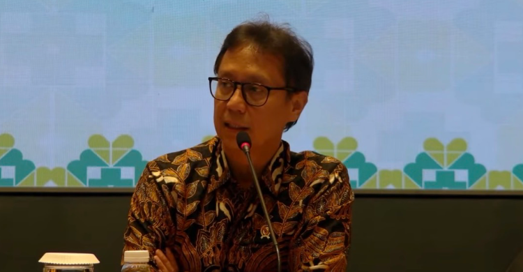 Porno gozal yosh etuk bilan