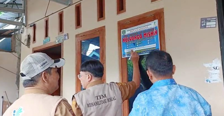 Penerima Bansos Nolak Rumahnya Ditempeli Stiker “Keluarga Miskin”