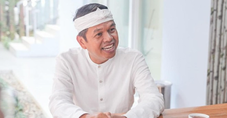 Men onamning eshagini kordim va pornoga qarshi tura olmadim.