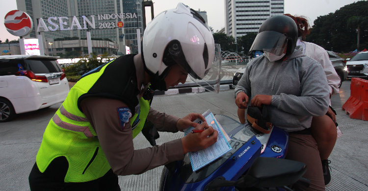 Polisi Terapkan Lagi Tilang Manual