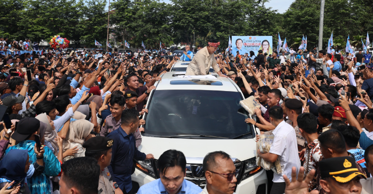 Prabowo Disambut Antusias Ribuan Orang Massa Pendukung Di Bengkulu