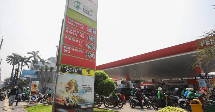 Prediksi Ketua Banggar: Harga Pertamax Turun Bulan Depan