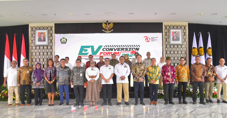 Pupuk Indonesia Grup Dukung Program Konversi Motor Listrik