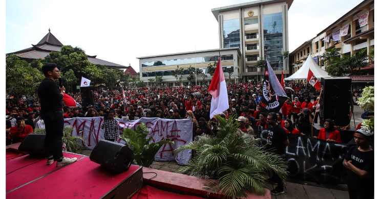 Ribuan Mahasiswa Surabaya Bergerak Lawan Degradasi Demokrasi