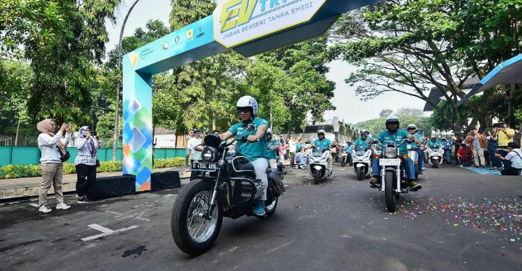 Ridwan Kamil Dorong Masyarakat Manfaatkan Subsidi Kendaraan Listrik