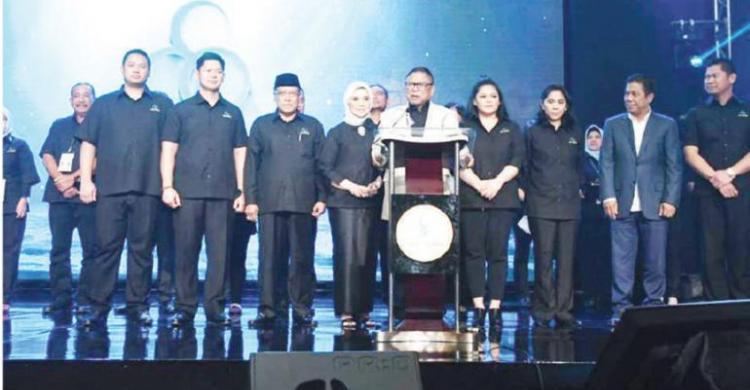 Xotiningizning sutini qanday yalash kerak