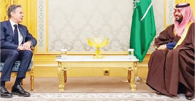 Menteri Luar Negeri Amerika Serikat Antony Blinken bertemu dengan Putra Mahkota Arab Saudi, Pangeran Mohammed bin Salman, di Riyadh, Arab Saudi, 5 Februari 2024. Foto: NEW YORK TIMES/POOL FOTO/MARK SCHIEFELBEIN