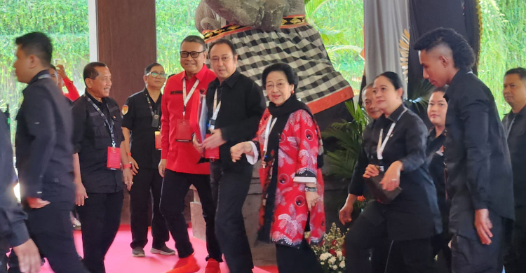 Mega Hadiri Penutupan Kongres Ke-VI PDIP di Bali