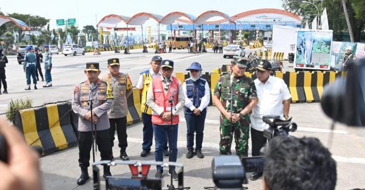 Tinjau Arus Mudik Di Bakauheni, Kapolri: Tahun Ini Tidak Terjadi Antrean