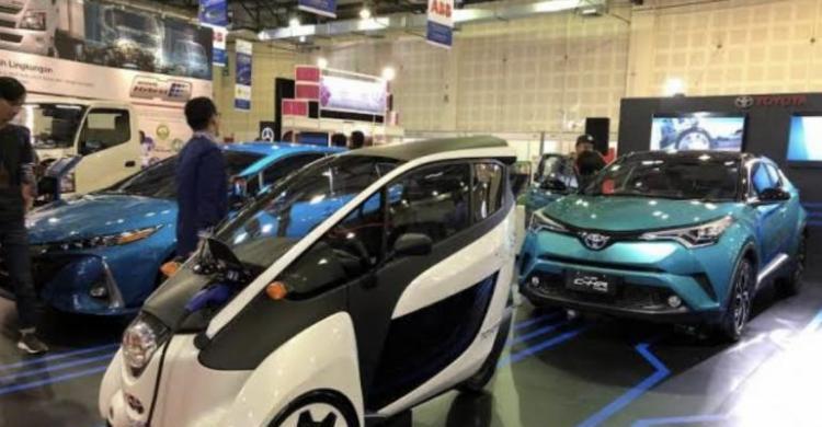 Toyota Produksi Mobil Hybrid Lokal Mulai Semester II