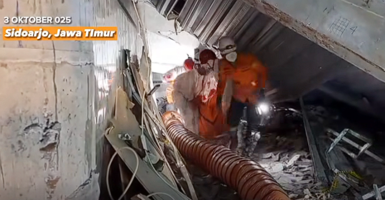 U mushukchaga banan tiqdi. Karina Clarke porno