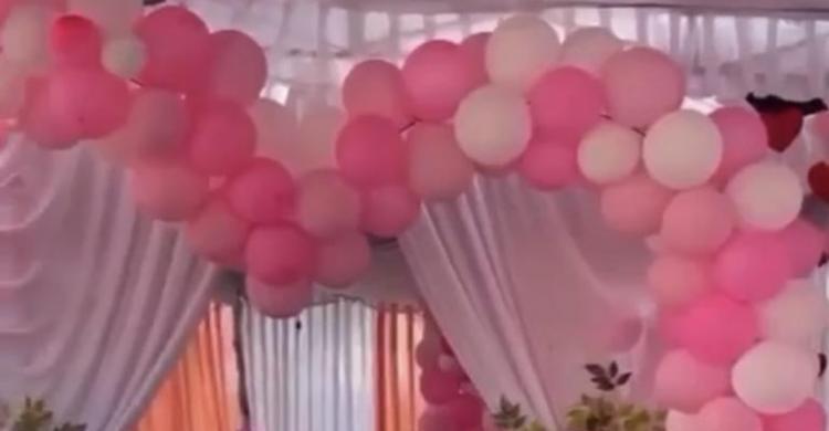 Tempat Pemungutan Suara (TPS) bertema Hari Valentine di Bali. (Foto: Ist) Tempat Pemungutan Suara (TPS) bertema Hari Valentine di Bali. (Foto: Ist)