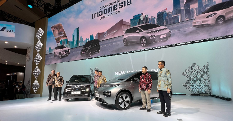 Wuling Luncurkan New Air Ev Dan New Cloud EV Di IIMS