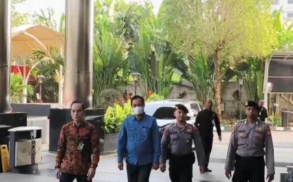 Bupati Muara Enim Edison Tiba di KPK Usai Terjaring OTT
