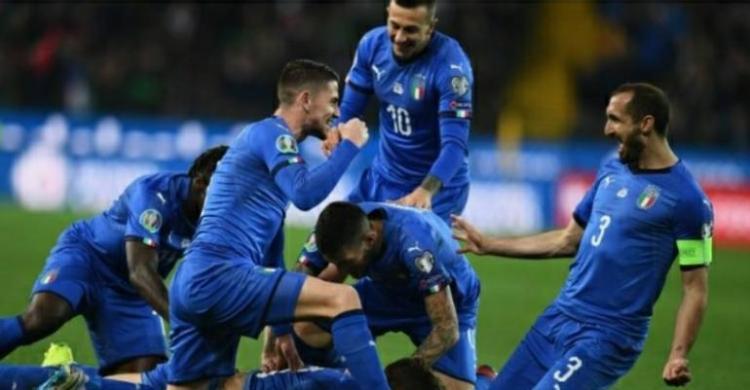 Bosnia-Herzegovina Vs Italia, Biru Langit Rawan Diserobot