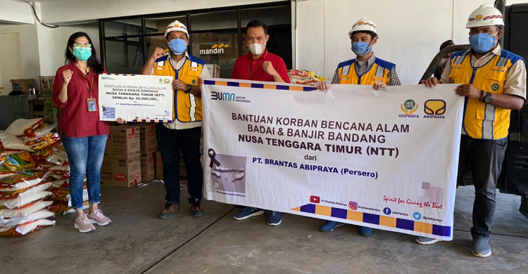 Brantas Abipraya Berikan Bantuan Kemanusian Untuk Ntt