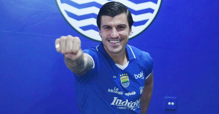 https://rm.id/images/berita/750x390/debut-castel-dan-kurzawa-bersama-persib-masih-tahap-penyesuaian_300601.jpg