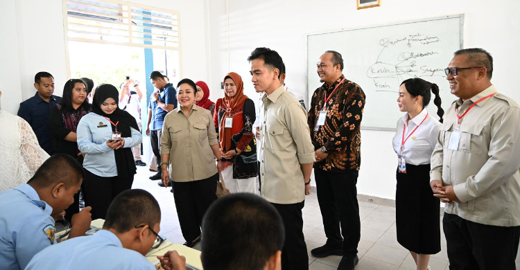 Ditemani Mbak Titiek, Wapres Gibran Memantau Program MBG Di SMKN I Batam