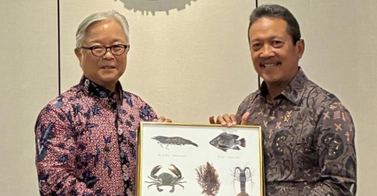 Duta Besar Jepang Untuk Indonesia Ueno Atsushi Perkuat Kerja Sama Maritim Dengan Menteri KKP