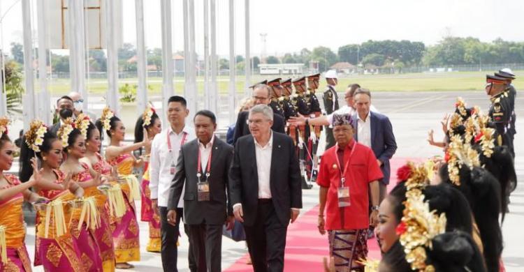 KTT G20, Menpora Sambut Kedatangan Presiden IOC Di Bali