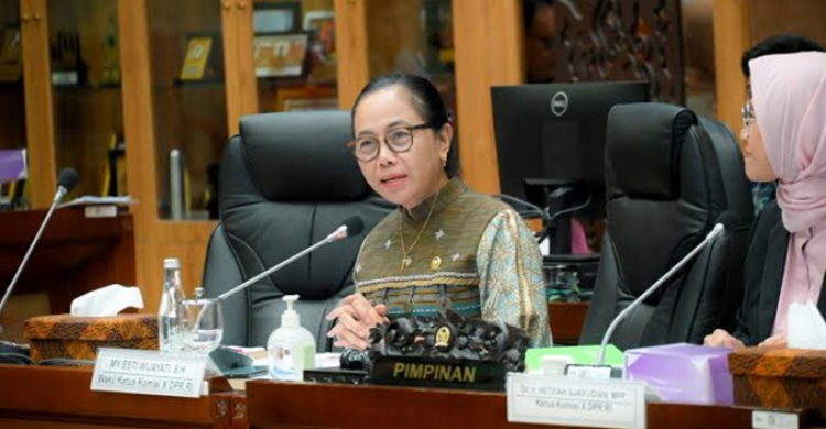 Optimalkan Penyelenggaraan Pendidikan Komisi X Usulkan Regrouping Sekolah Negeri Sepi Peminat