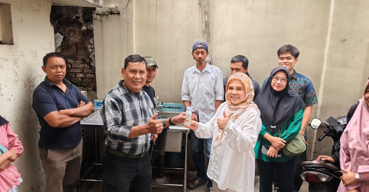 PkM Unisba Hadirkan Solusi Sanitasi dan Digitalisasi Bagi PKL