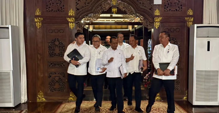 Prabowo Mengadakan Pertemuan Mendadak di Hambalang untuk Membahas Hutan dan Tambang Ilegal Prabowo Mengadakan Pertemuan Mendadak di Hambalang untuk Membahas Hutan dan Tambang Ilegal