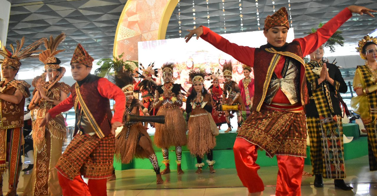 Promosikan Pariwisata, AP II Hidupkan Lagi Parade Budaya Nusantara Di ...