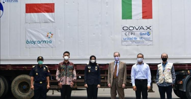 Terima Kasih Italia 796 800 Dosis Vaksin Astrazeneca Tiba Di Tanah Air<script async src=