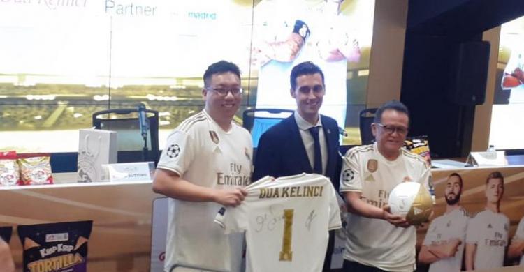 Tingkatkan Penjualan, Dua Kelinci Kontrak Duta Real Madrid