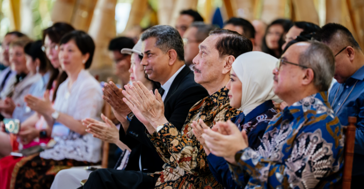Tokoh Dunia Bahas Dampak AI dari Kesenjangan Teknologi hingga Masa Depan