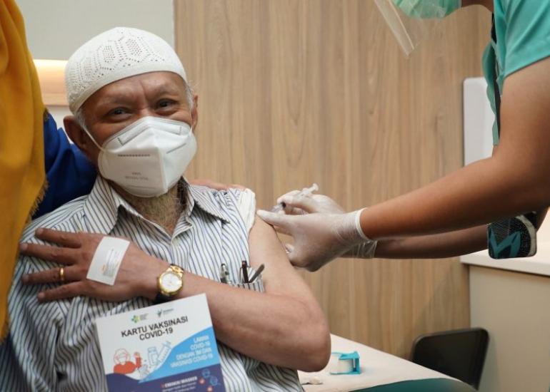 Angka Kematian Covid 19 Melonjak Dinkes DKI Imbau Lansia Segera Booster Kedua