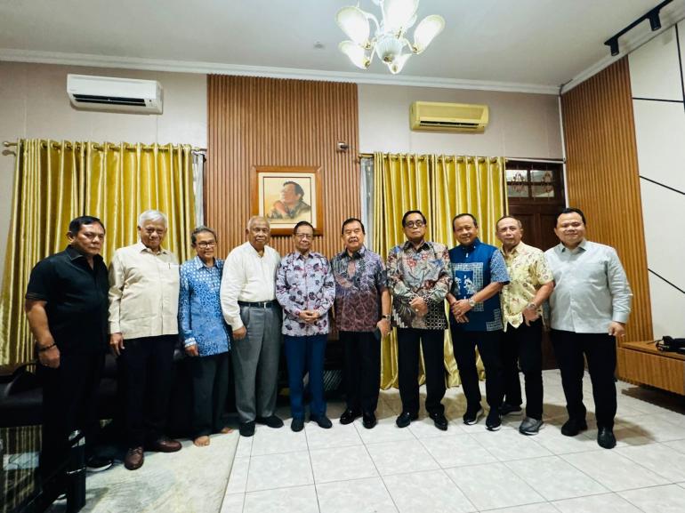 Beruntun, Mahfud MD Dikunjungi Purnawirawan TNI-Polri