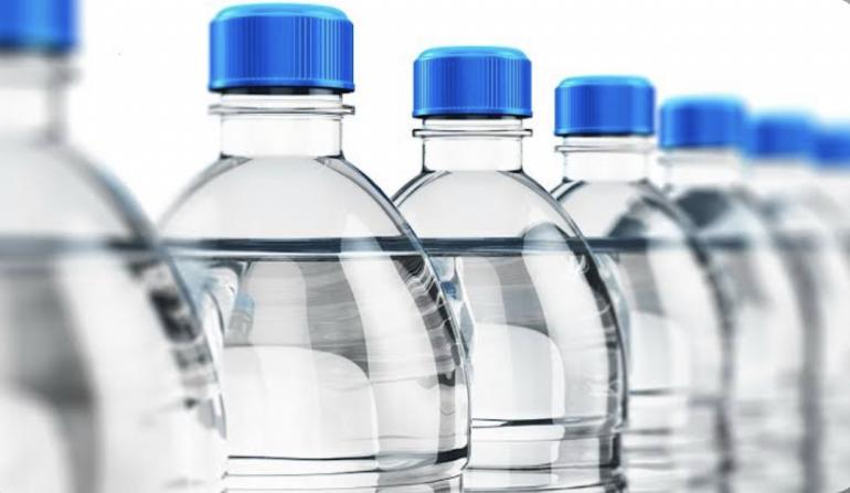 Catat! Mikroplastik Terdapat Pada Semua Air Minum Kemasan