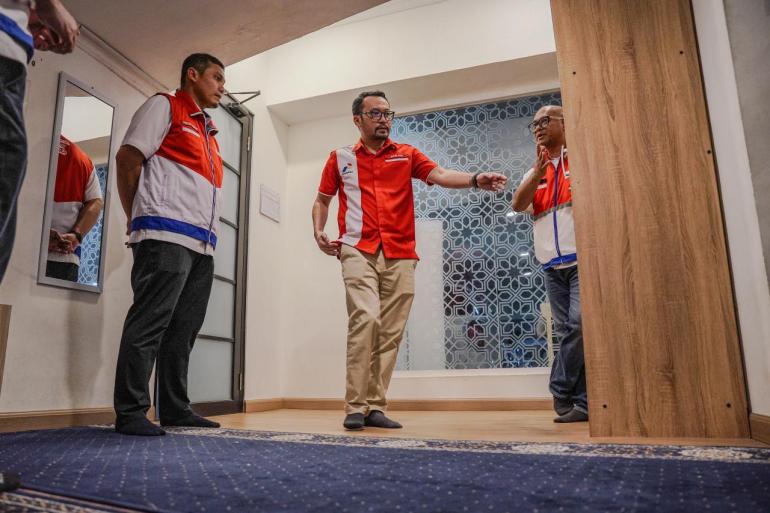 Direksi dan Karyawan Pertamina Patra Niaga Jamin Kebersihan Toilet dan Mushola di SPBU