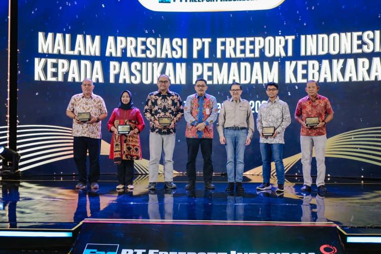 Freeport Berikan Penghargaan Kepada Tim Pemadam Kebakaran Smelter