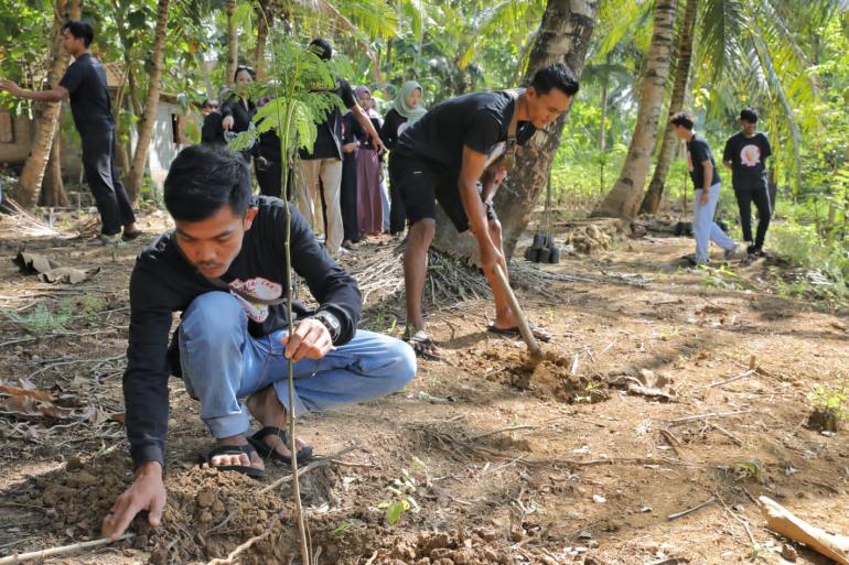 Ganjar Milenial Kampanyekan Lingkungan Lewat Penanaman Satu Juta Pohon