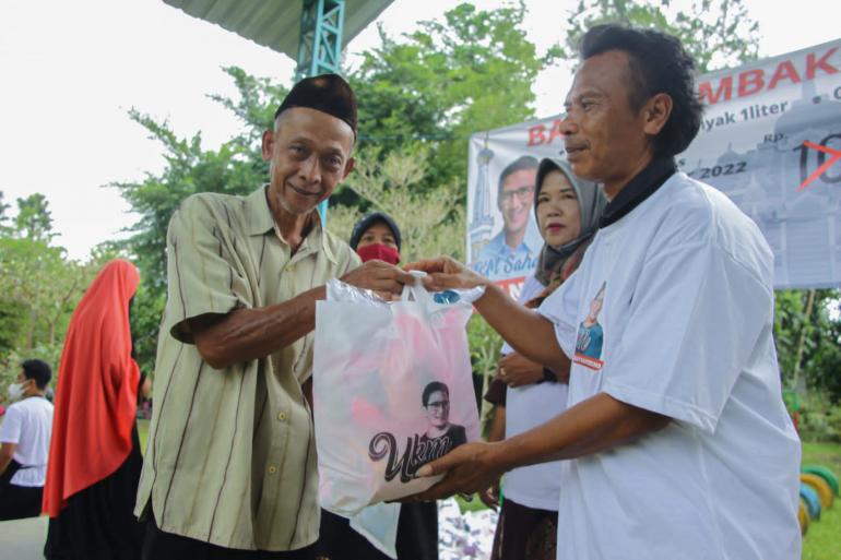 Sahabat Sandi Bantu Emak-emak Desa Penuhi Kebutuhan Pokok