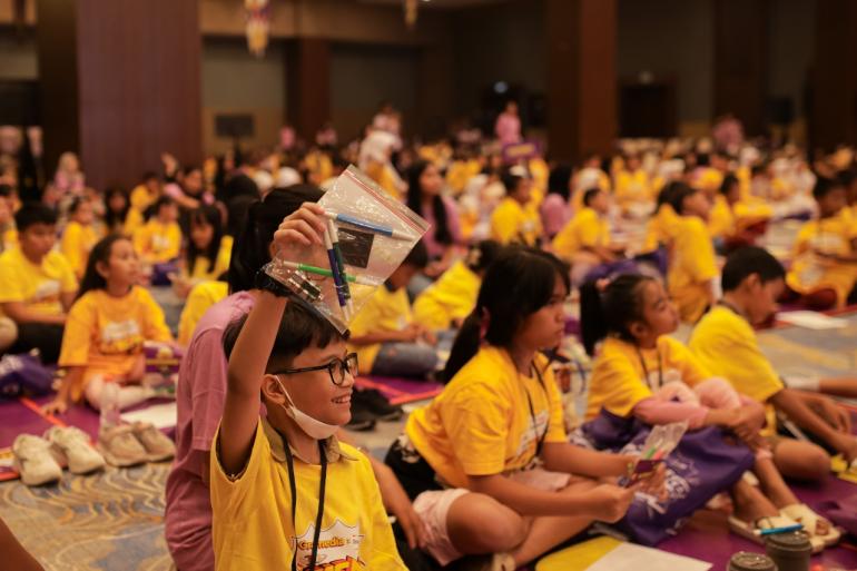 Hari Sains Gramedia 2025 Jakarta Mengajak Anak SD Belajar Sains dari Barang Bekas