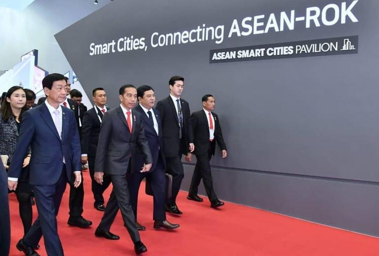 Jokowi Serukan Perkuat Konektivitas ASEAN-Korsel