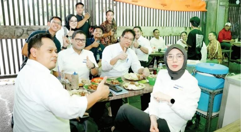 Menikmati Sambal Ijo di Kantin, Purbaya Menkeu Merakyat